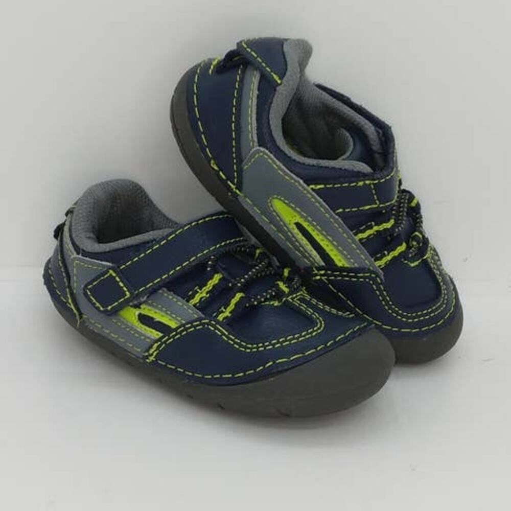 Healthtex Toddler Boys Flexible Traction Black/Gray Sneakers - sz. 6